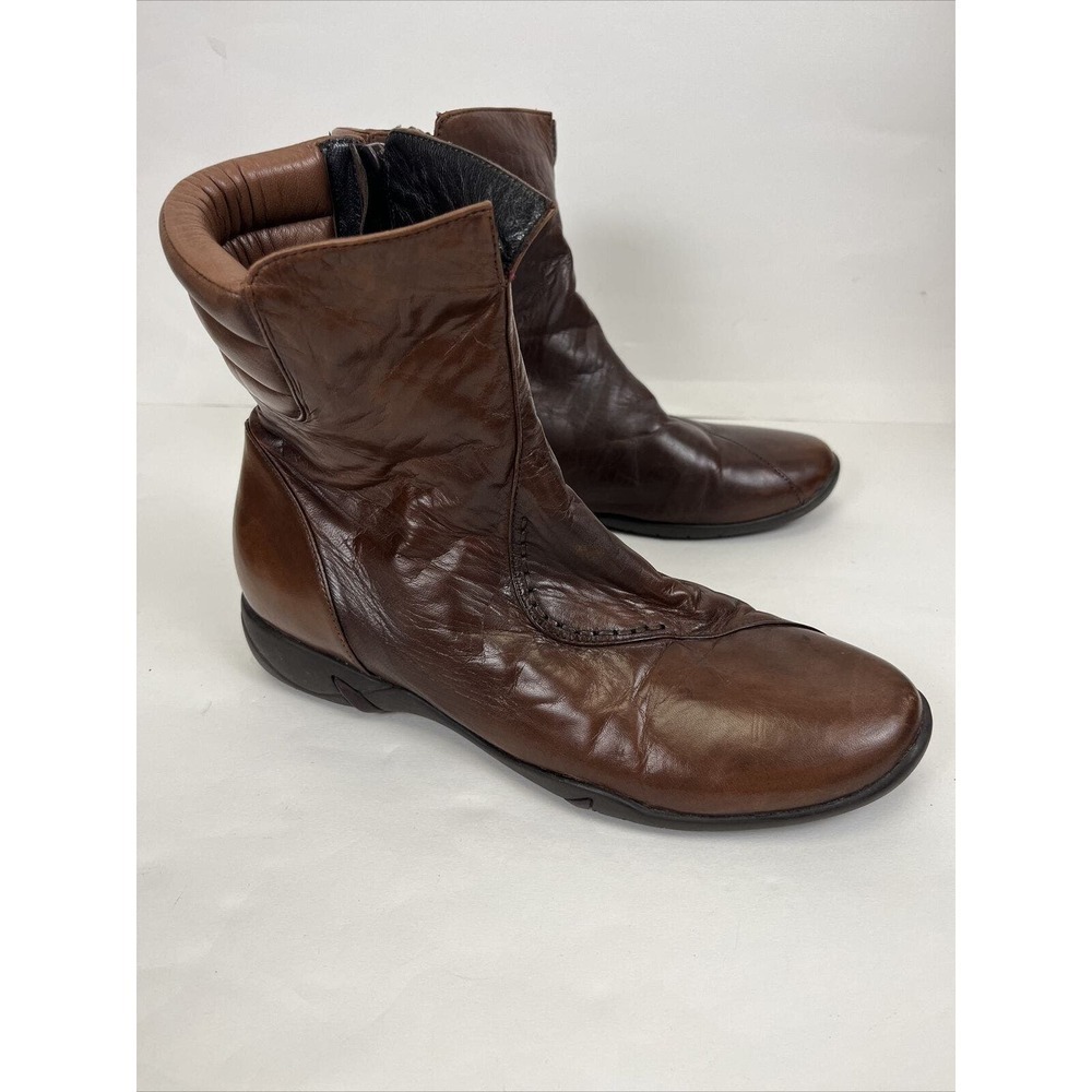 Everybody by BZ Moda Brown Leather Bootie Zip Up Round Toe Sz 10.5 EU 41